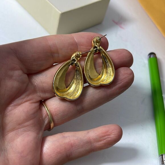 Vintage Napier dangle drop pierced earrings. - Picture 5 of 6